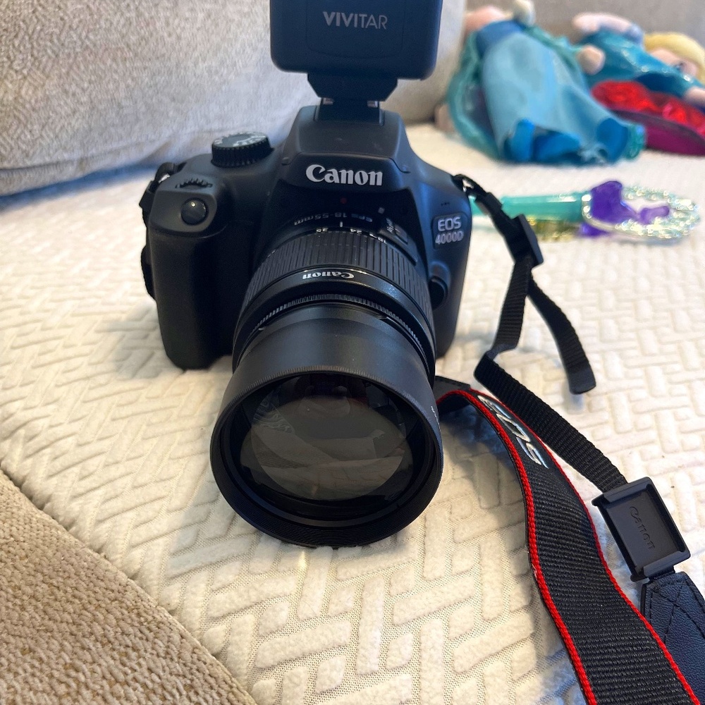 Canon 4000 D DSLR Camera (shoots video as well) NEW